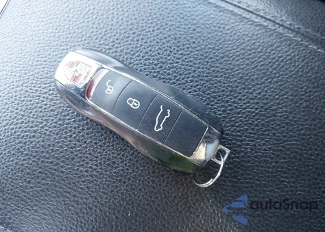 2016 Porsche Cayenne z USA, uszkodzony, nr VIN WP1AA2A28GLA03863